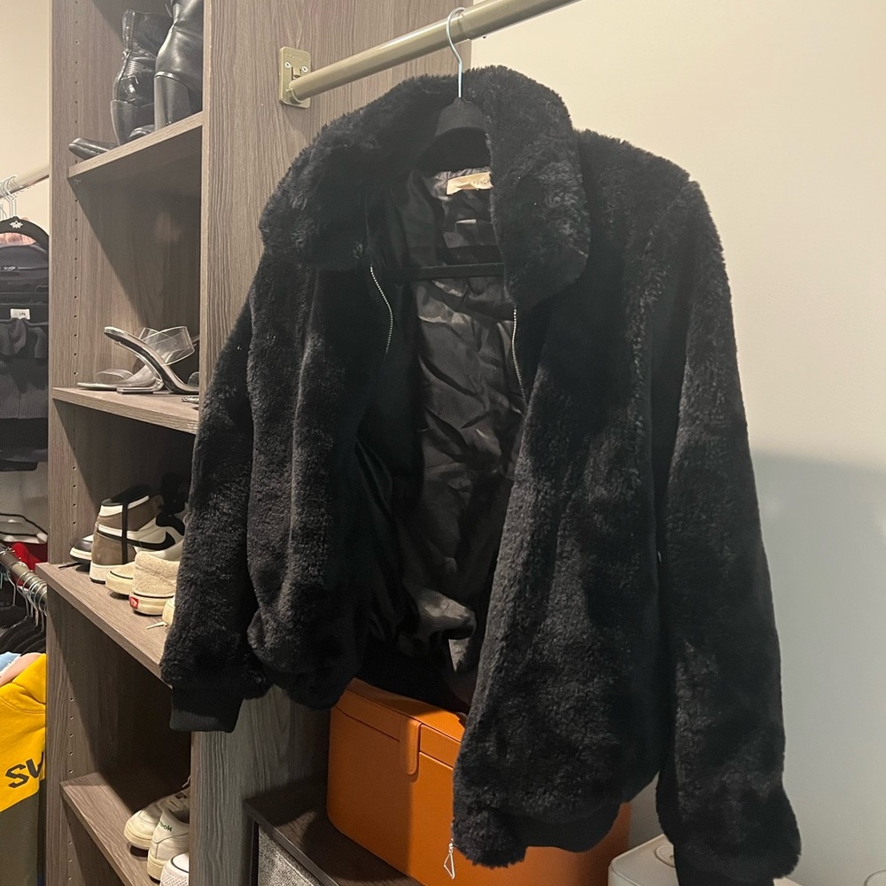 Honey Punch faux fur black bomber jacket with collar